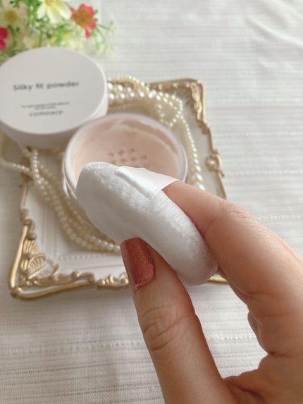 シルキーフィットパウダー /コモエース/ルースパウダーを使ったクチコミ(2枚目)