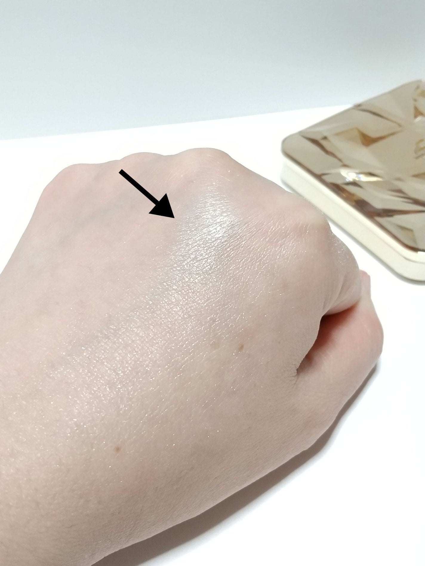 ル・レオスールデクラ /クレ・ド・ポー ボーテ/パウダーハイライトを使ったクチコミ(6枚目)