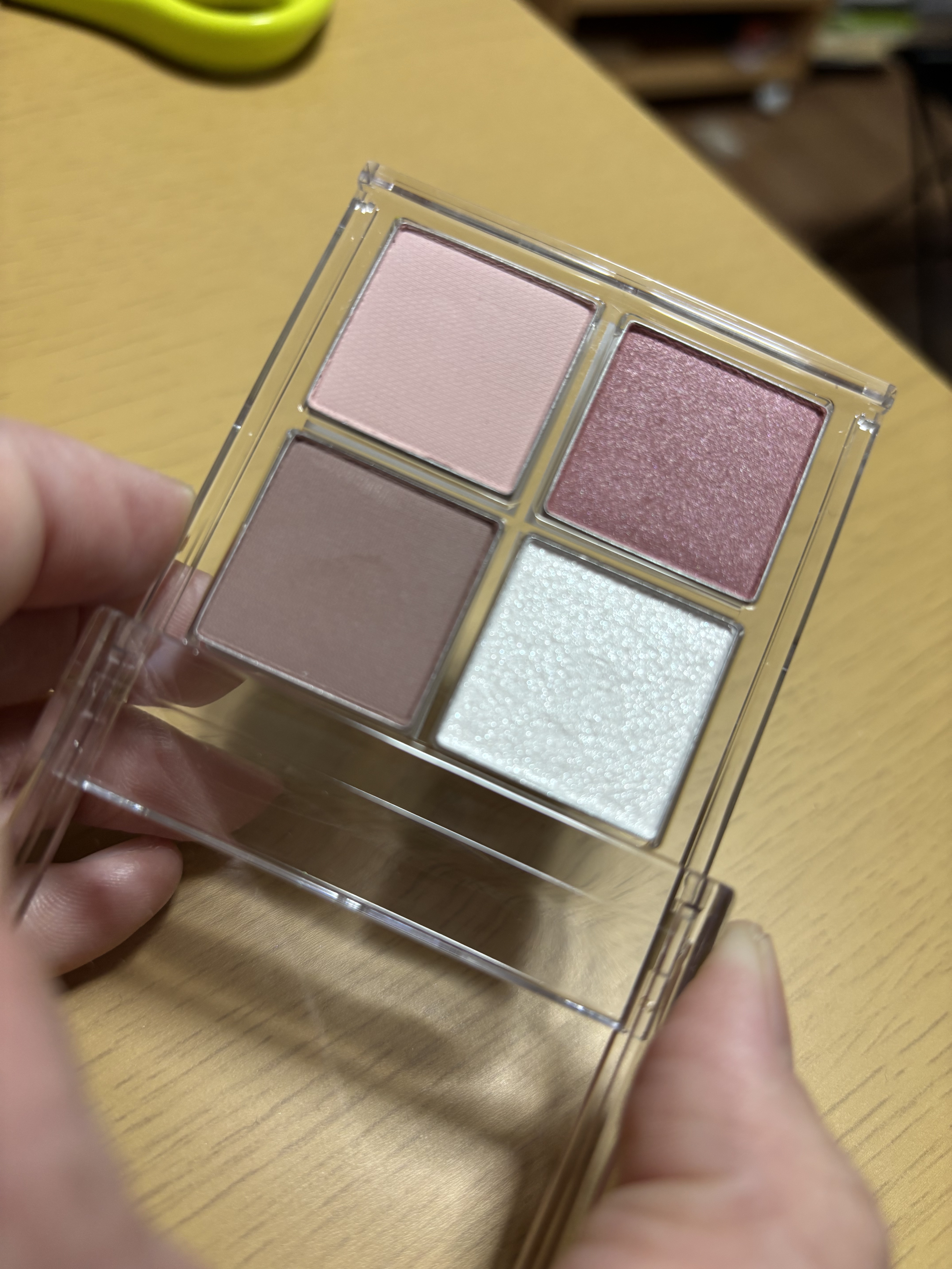 スライドインシングル S13 レイジーマジェンタ/rom&nd/単色アイシャドウを使ったクチコミ（1枚目）