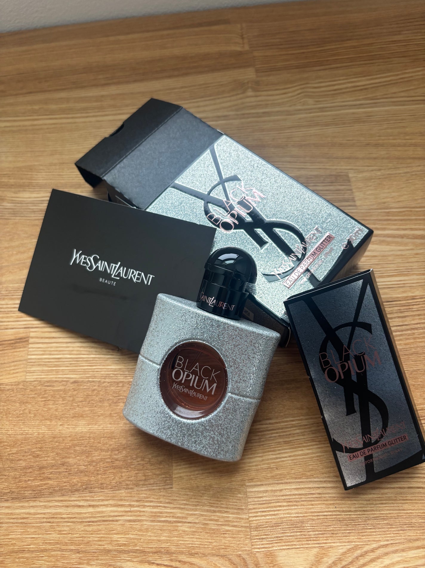 ブラック OP オーデパルファム グリッター/YVES SAINT LAURENT BEAUTE/香水(その他)を使ったクチコミ(2枚目)