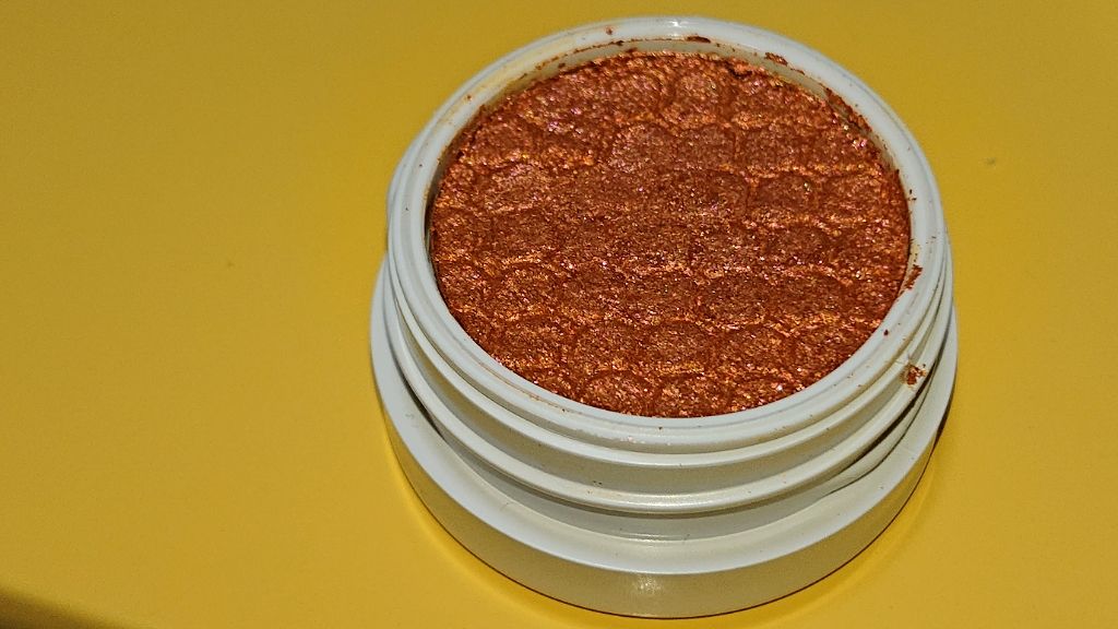 Super Shock Shadow/ColourPop/単色アイシャドウを使ったクチコミ（1枚目）