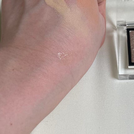 アディクション ザ アイシャドウ スパークル 001SP Stars Witness/ADDICTION/単色アイシャドウを使ったクチコミ(3枚目)