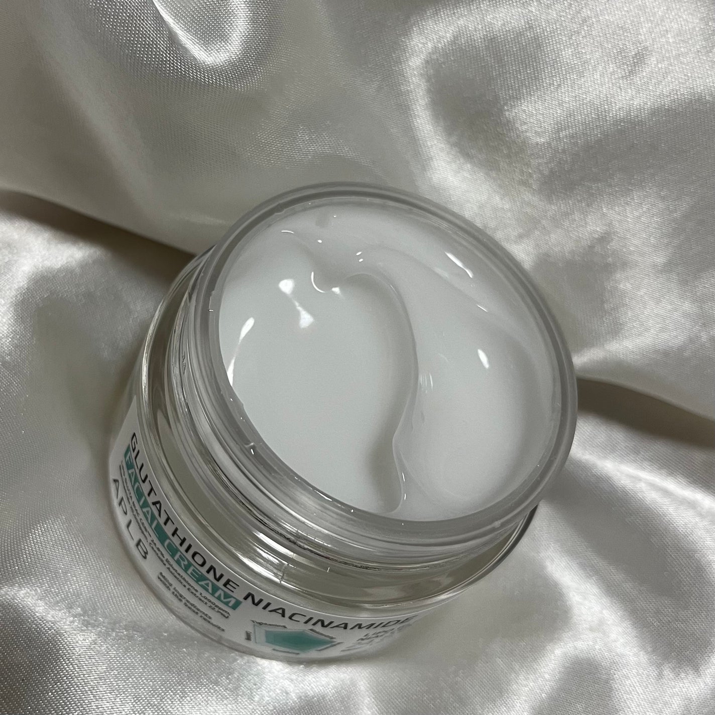 グルタチオンナイアシンアミドアンプルセラム/APLB/美容液を使ったクチコミ(6枚目)