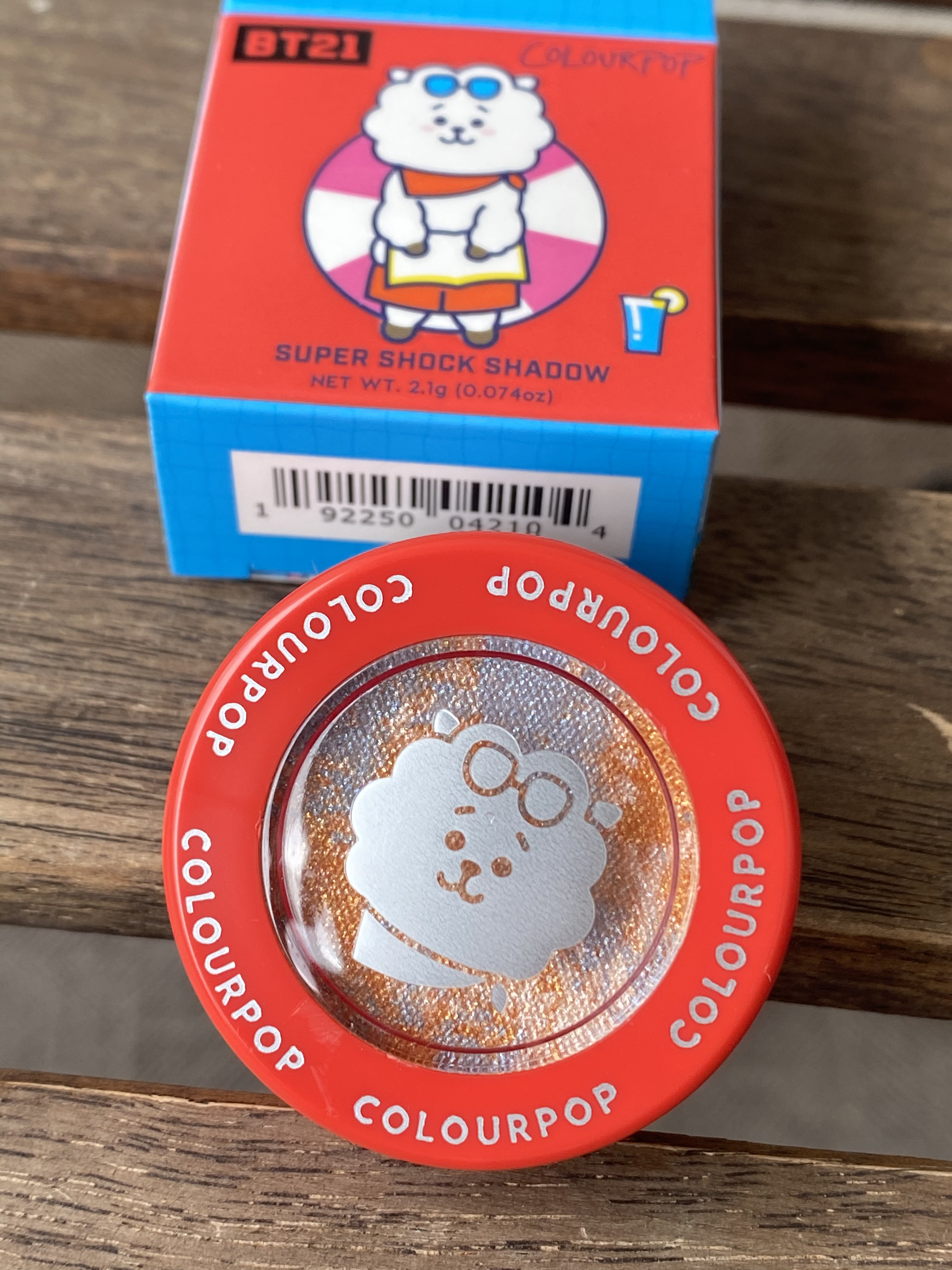  スーパーショックシャドウ/ColourPop/単色アイシャドウを使ったクチコミ（1枚目）