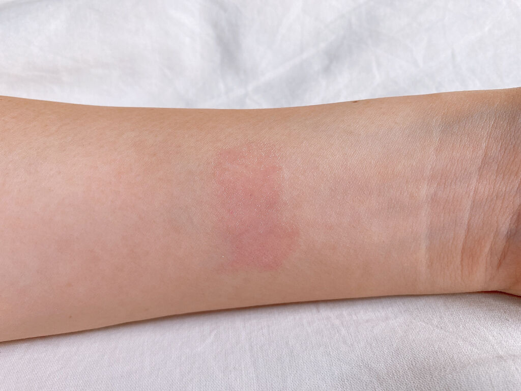 グリッタリーウェブリップバーム/unleashia/リップケアを使ったクチコミ（3枚目）