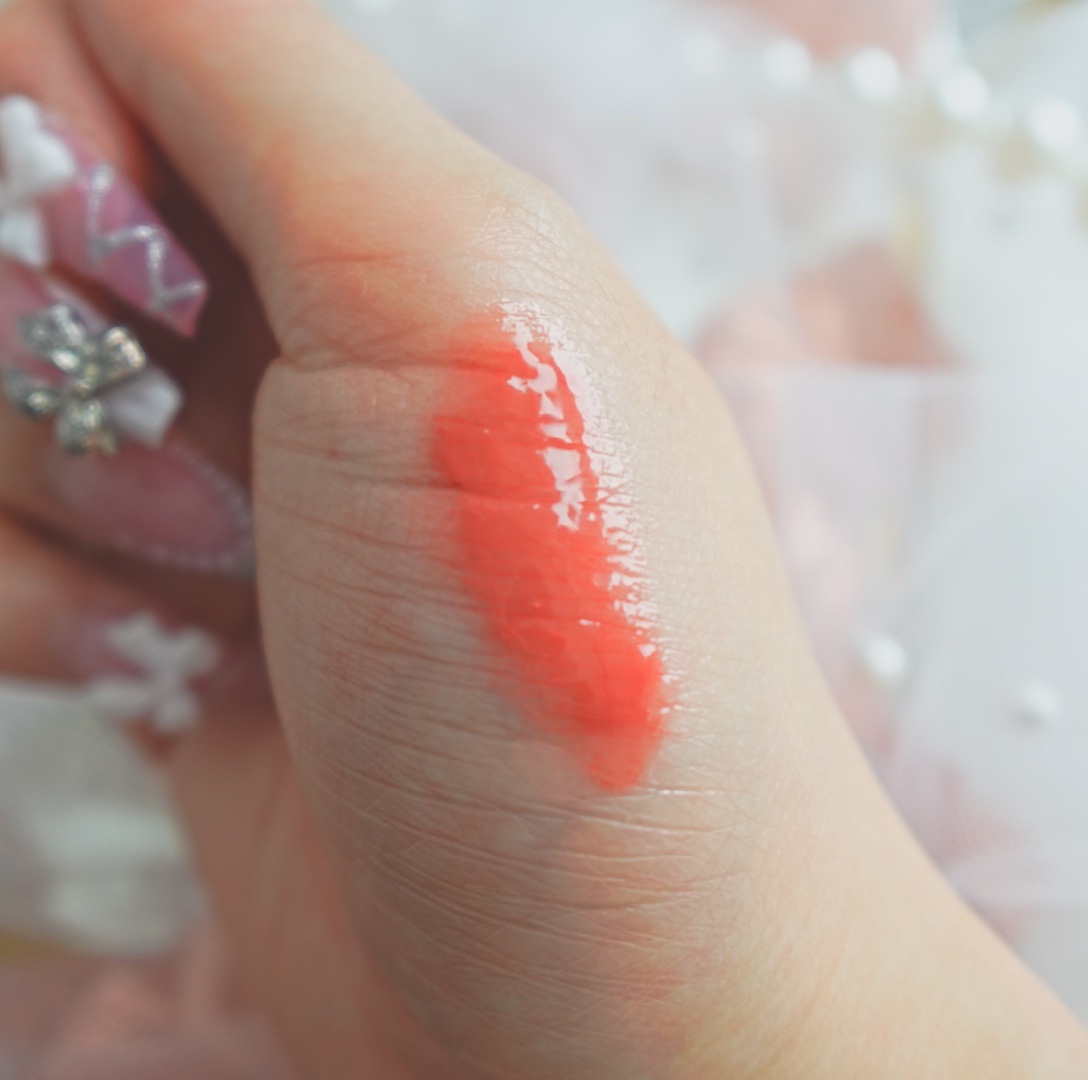 ミッドサマーフェアリーテイルズコレクションリップラッカー/FlowerKnows/口紅を使ったクチコミ（2枚目）