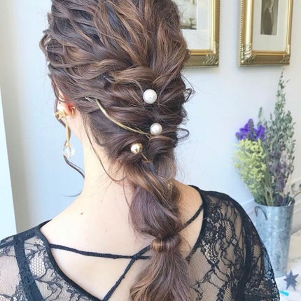 hibiai on LIPS 「.結婚式ヘアアレンジ♡編み下ろし、ハーフアップver.です😊✨..」(8枚目)
