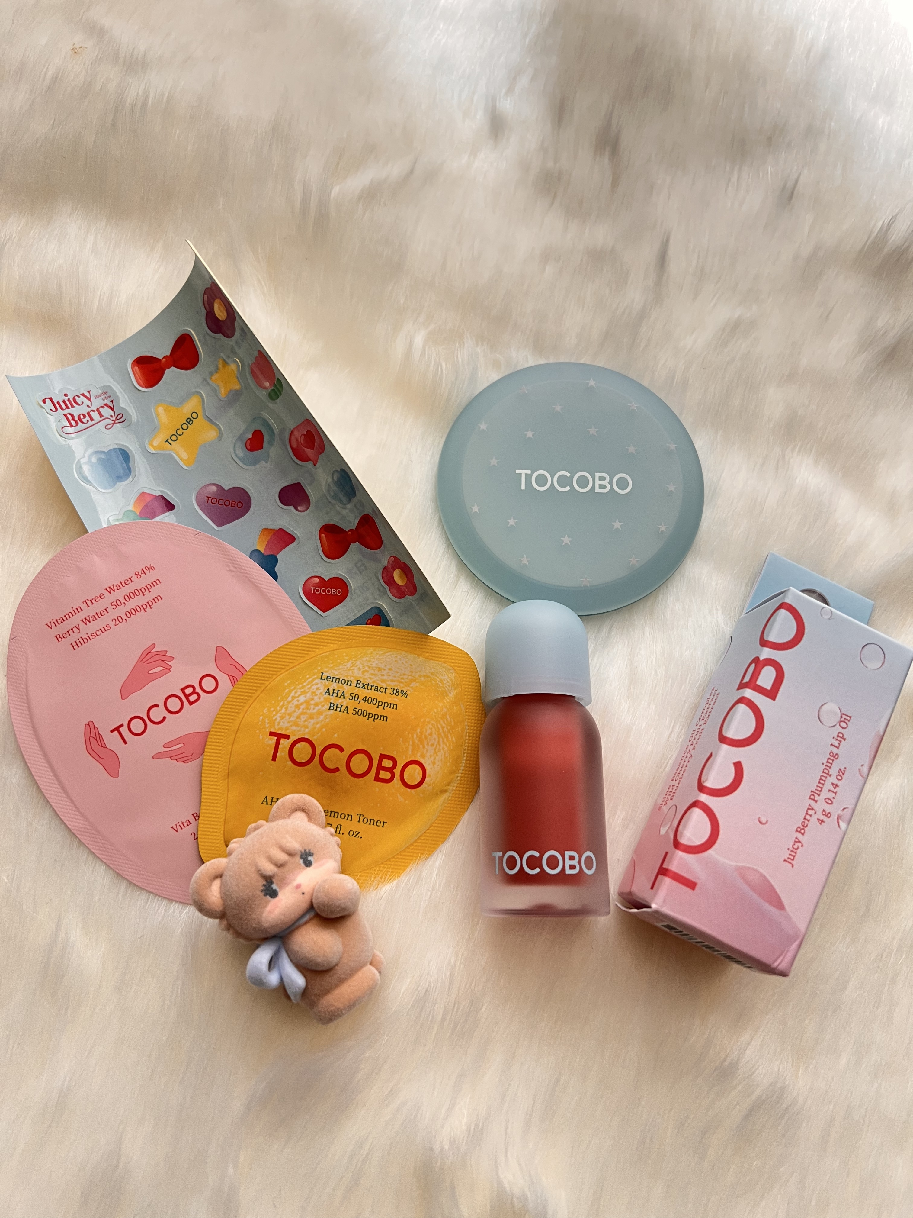 ジューシーベリープランピングリップオイル/TOCOBO/リップグロスを使ったクチコミ（2枚目）