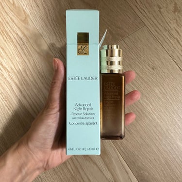 ESTEE LAUDER アドバンス ナイト リペア R ソリューションのクチコミ「アドバンス ナイト リペア R ソリューションを試してみました。
パケは高級感あふれててアガり.....」（2枚目）