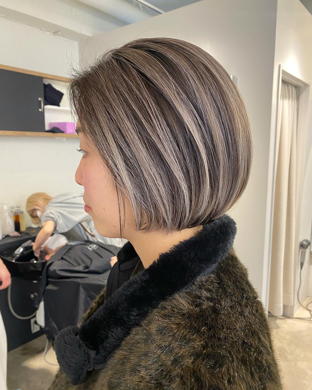 ボブヘアの女性