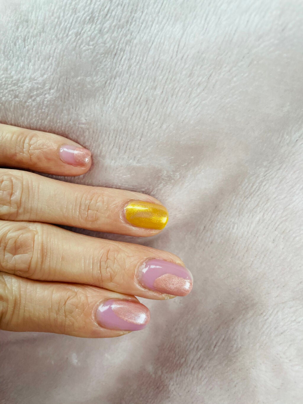 フェアリーダストパウダーオーロラピーコック/キャンドゥ/ネイルシールを使ったクチコミ(2枚目)