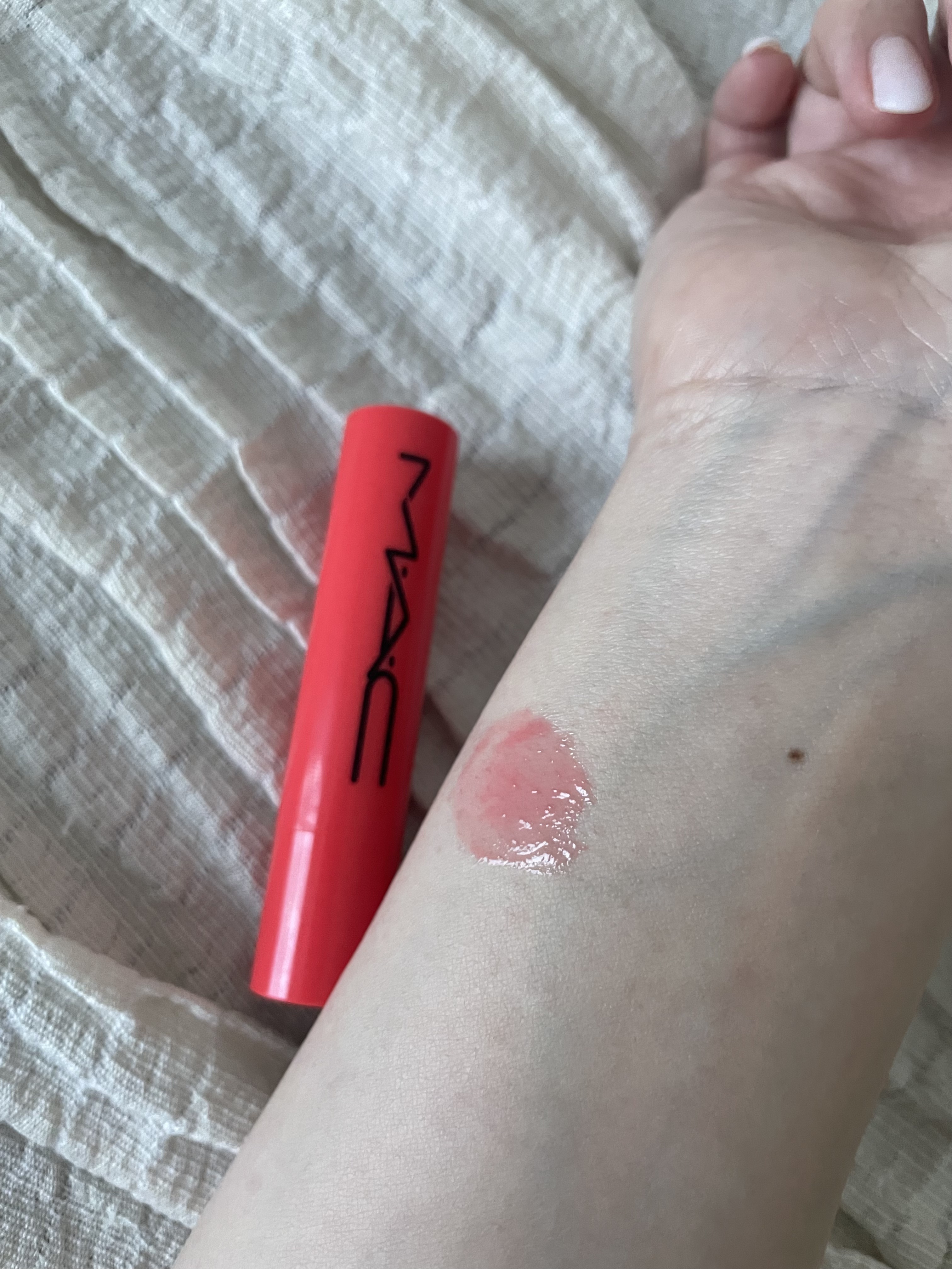 スクワート プランピング グロス スティック ヒートセンサー/M・A・C/リップバームを使ったクチコミ（2枚目）