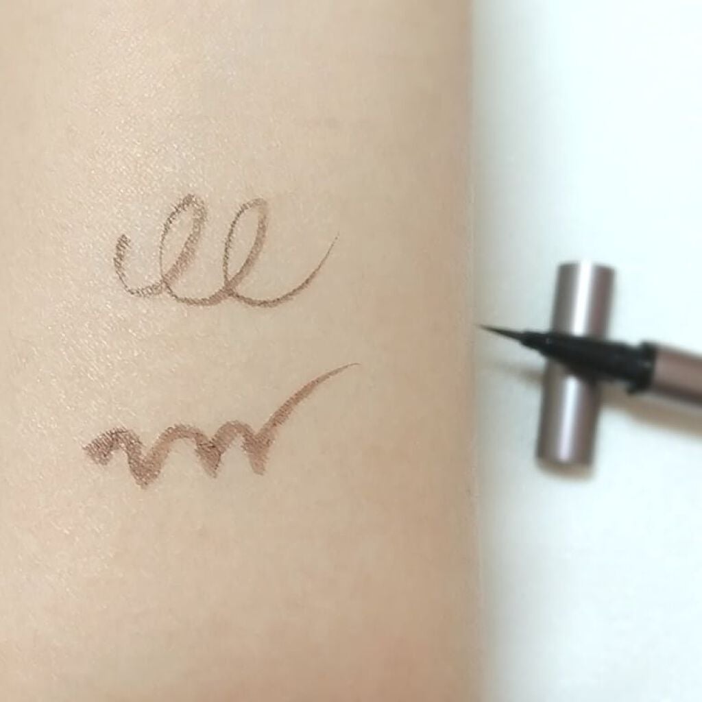 スキルレスライナー/LUMIURGLAS/リキッドアイライナーを使ったクチコミ(4枚目)