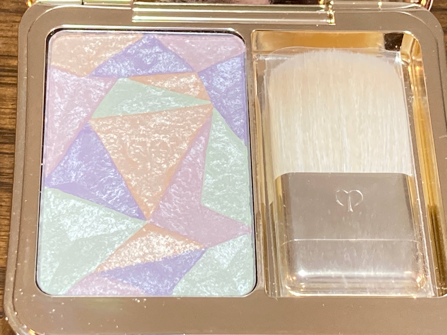 ル・レオスールデクラ /クレ・ド・ポー ボーテ/パウダーハイライトを使ったクチコミ(6枚目)