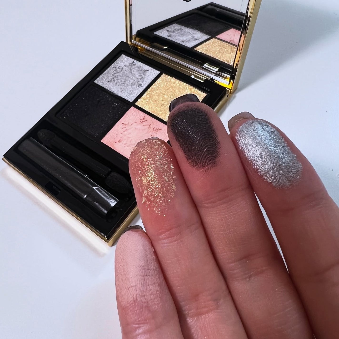 クチュール ミニ クラッチ/YVES SAINT LAURENT BEAUTE/アイシャドウパレットを使ったクチコミ(2枚目)