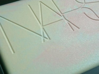 ライトリフレクティング プリズマティックパウダー/NARS/プレストパウダーを使ったクチコミ（2枚目）