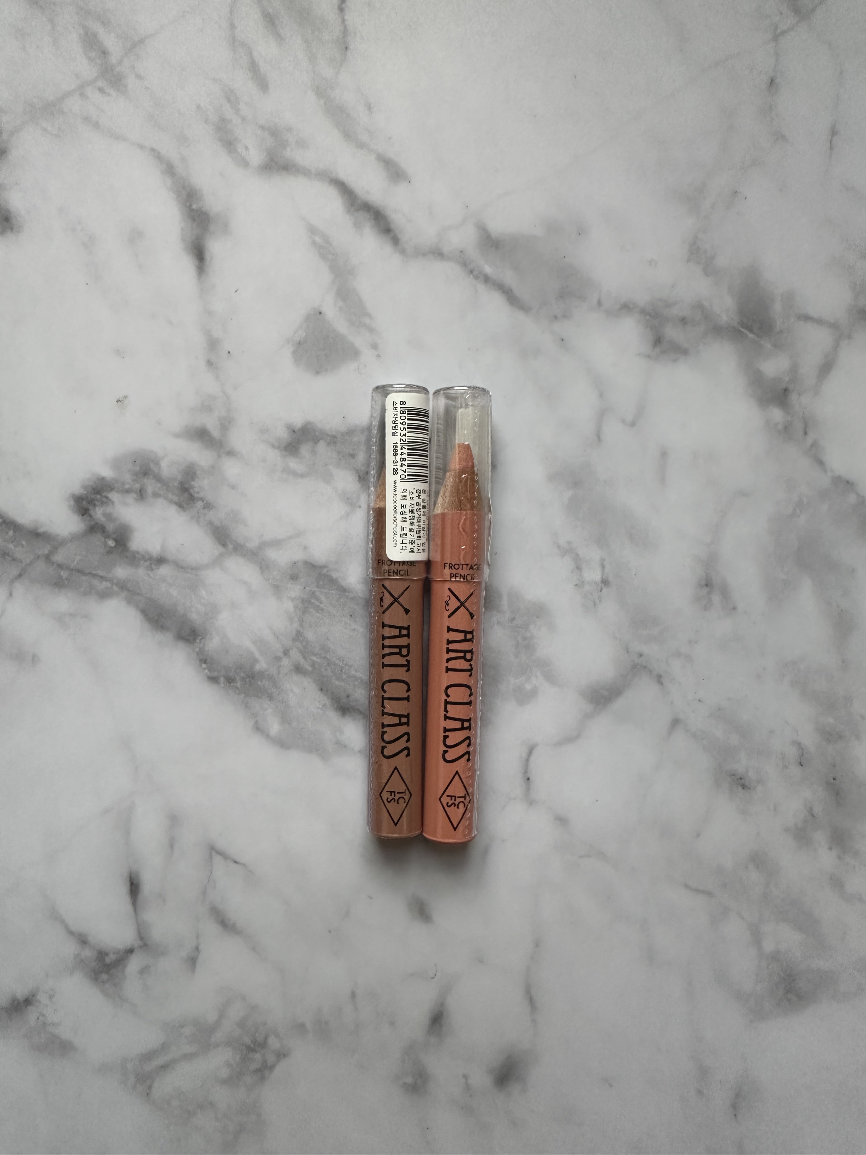 アートクラス フロッタージュペンシル #7 Muted Taupe(ミューティッドトープ)/too cool for school/スティックアイシャドウを使ったクチコミ（1枚目）