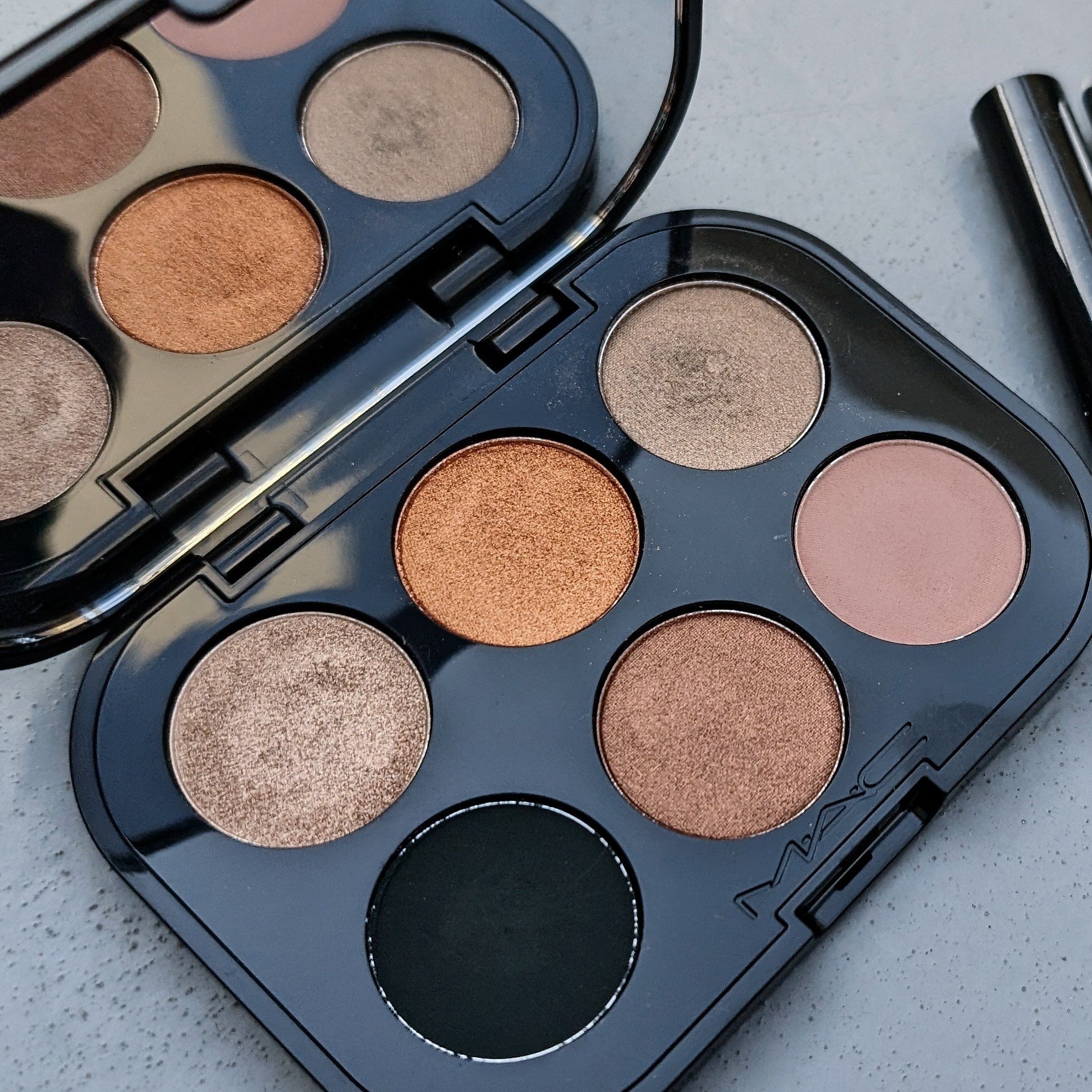 ソー フィアス！ プリズマティック パレット/REVLON/アイシャドウパレットを使ったクチコミ（1枚目）