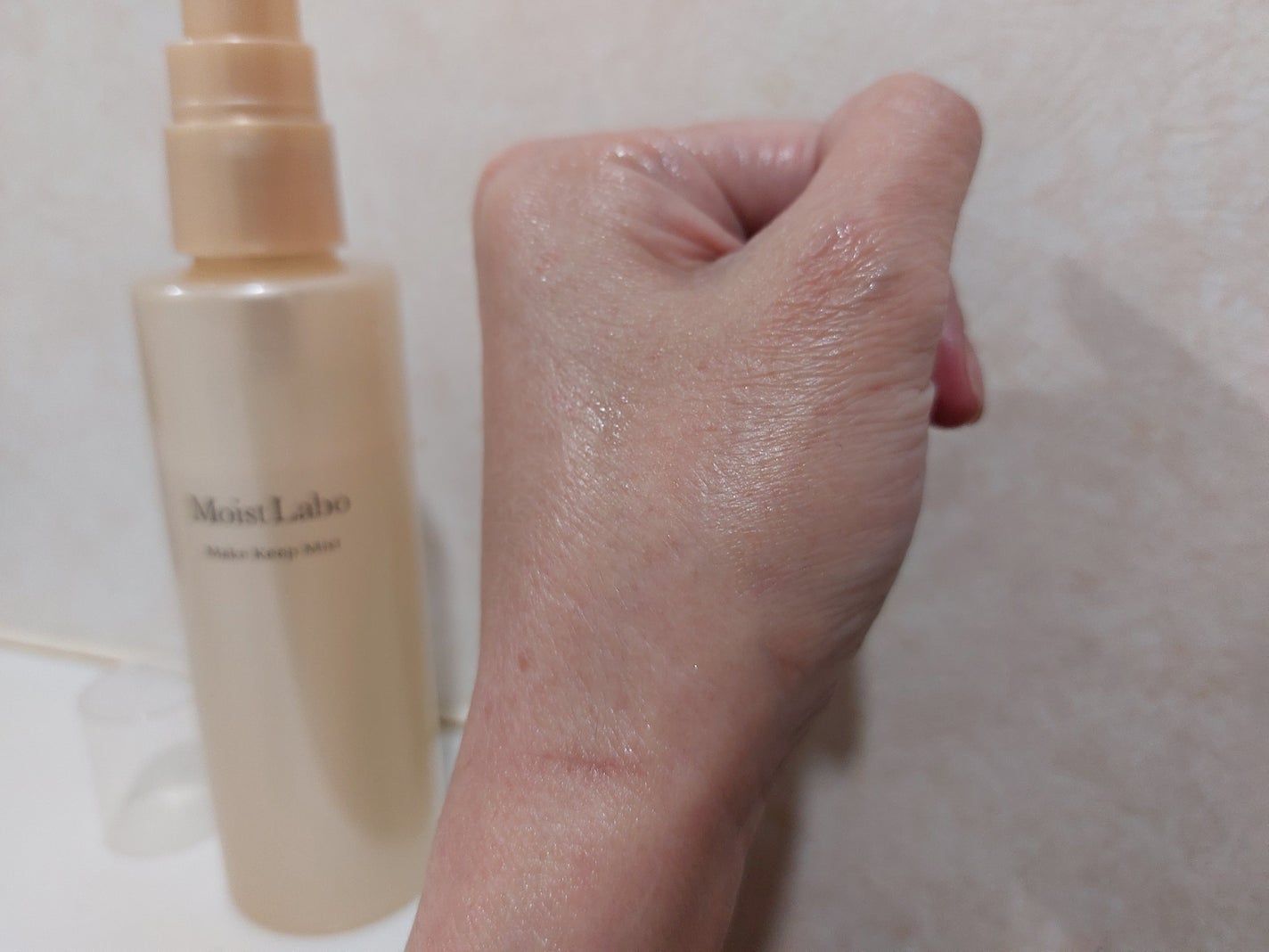 モイストラボ メイクキープミスト<ツヤタイプ>/Moist Labo/ミスト状化粧水を使ったクチコミ(4枚目)