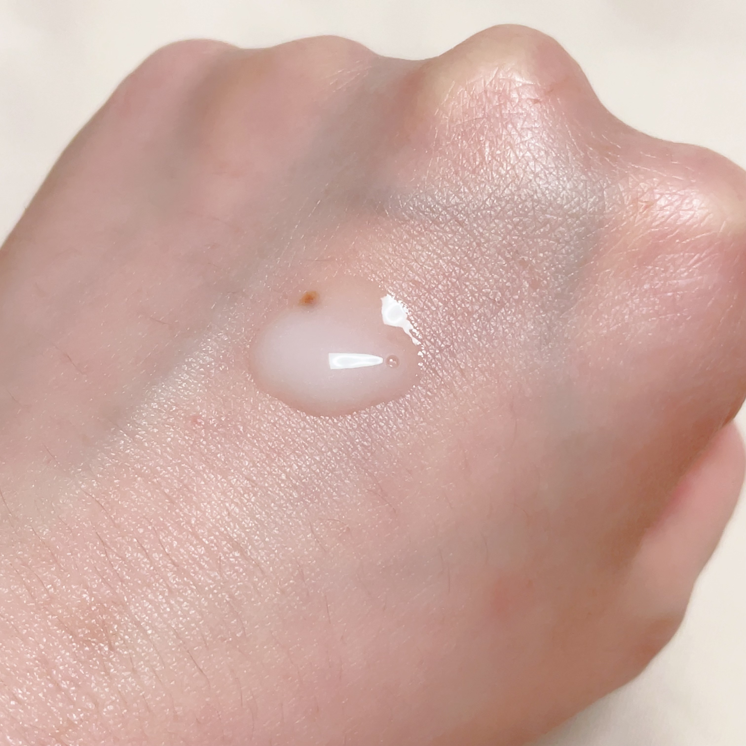 【旧】スノー アルティメット エッセンス オブ ライト 50mL/Dior/美容液を使ったクチコミ（3枚目）