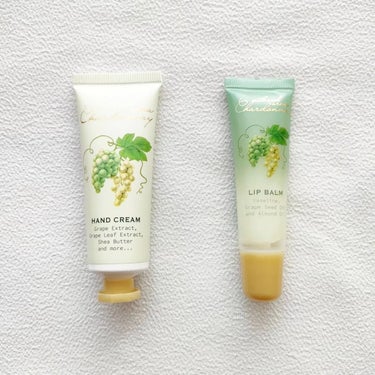 👑 シャルドネ ハンド＆リップケアセット
＊￥858(ぼんぼん調べ)

✓ みずみずしいシャルドネの香り
✓ 携帯にも便利なコンパクトサイズ
✓ ハンドクリーム 25ml＆リップバーム 10ml
　　　