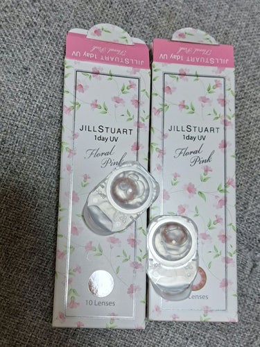 JILL STUARTJILL STUART 1day UVフローラル ピンク
在庫処分でやすくなってるから買った^_^‪
ピンクで可愛いよ〜
ピンクメイクに合わせるといいと思う(*•᎑•*)