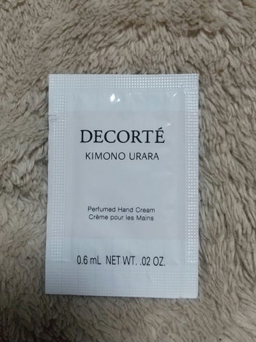 DECORTÉ キモノ ウララ パフュームド ハンドクリーム のクチコミ「【使った商品】キモノ ウララ パフュームド ハンドクリーム
【商品の特徴】ハンドクリーム
【使.....」（1枚目）