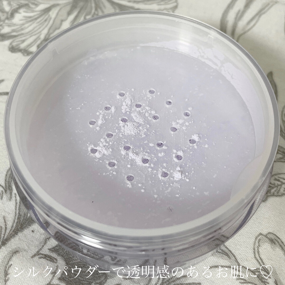 フレグランス ボディ＆フェイスパウダー ラベンダー/Leivy/ルースパウダーを使ったクチコミ（2枚目）