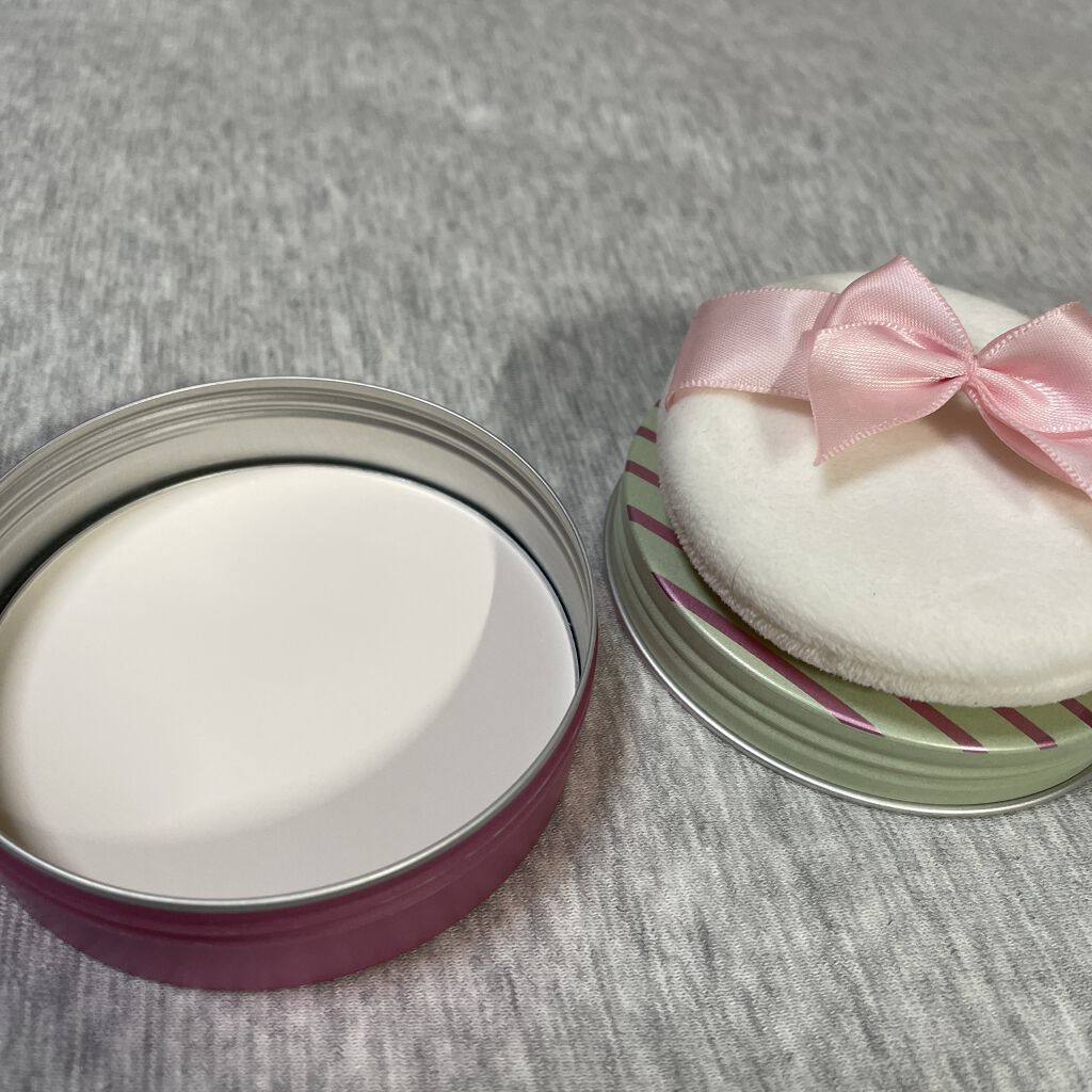 すっぴんパウダー  パステルローズの香り/クラブ/プレストパウダーを使ったクチコミ（3枚目）