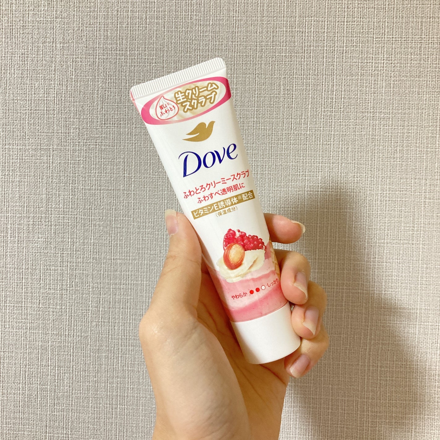 ダヴ ふわとろクリーミースクラブ ザクロ&シアバター/ダヴ/ボディスクラブを使ったクチコミ(1枚目)