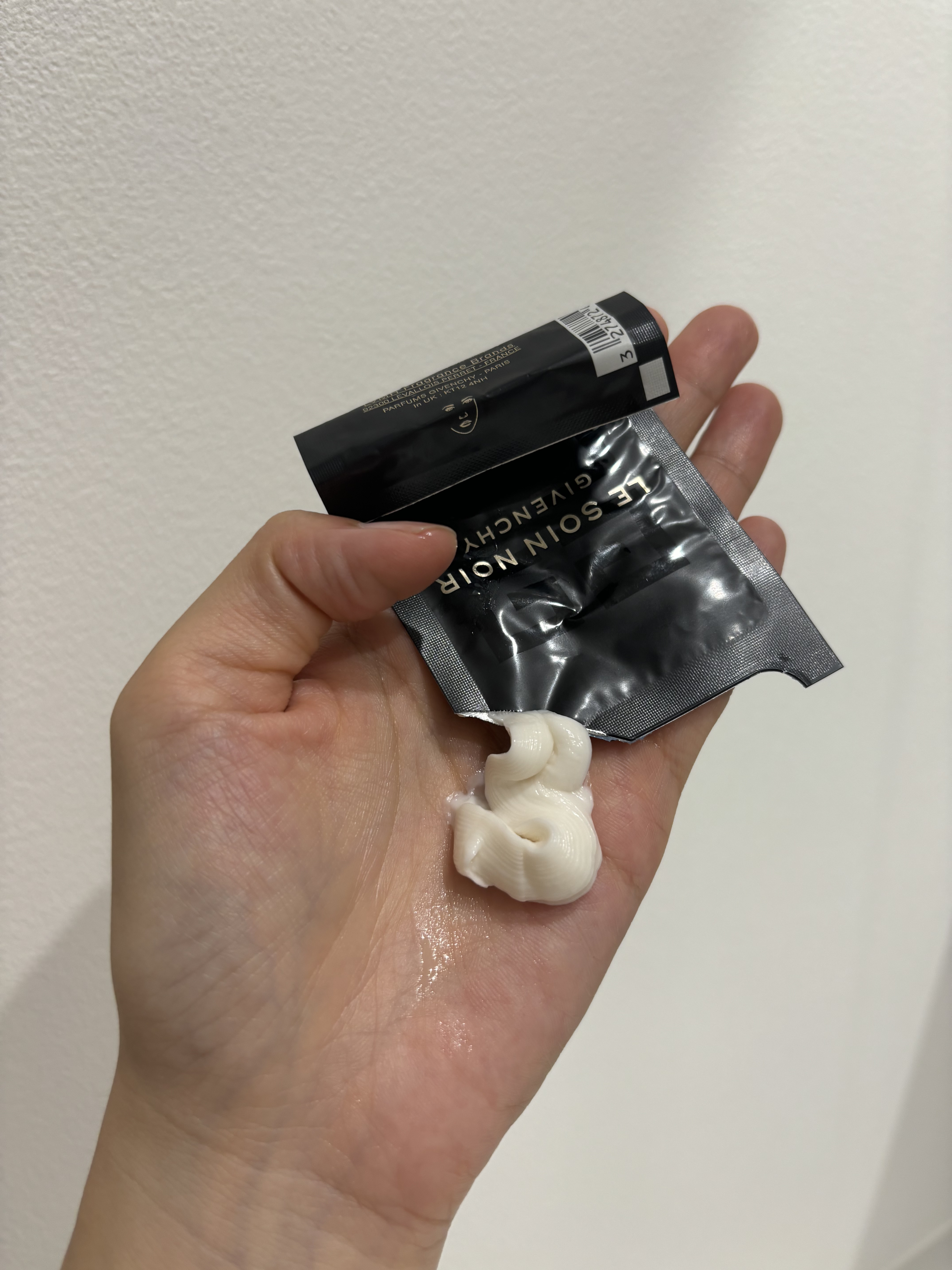 ソワン ノワール クレーム N/GIVENCHY/フェイスクリームを使ったクチコミ（3枚目）