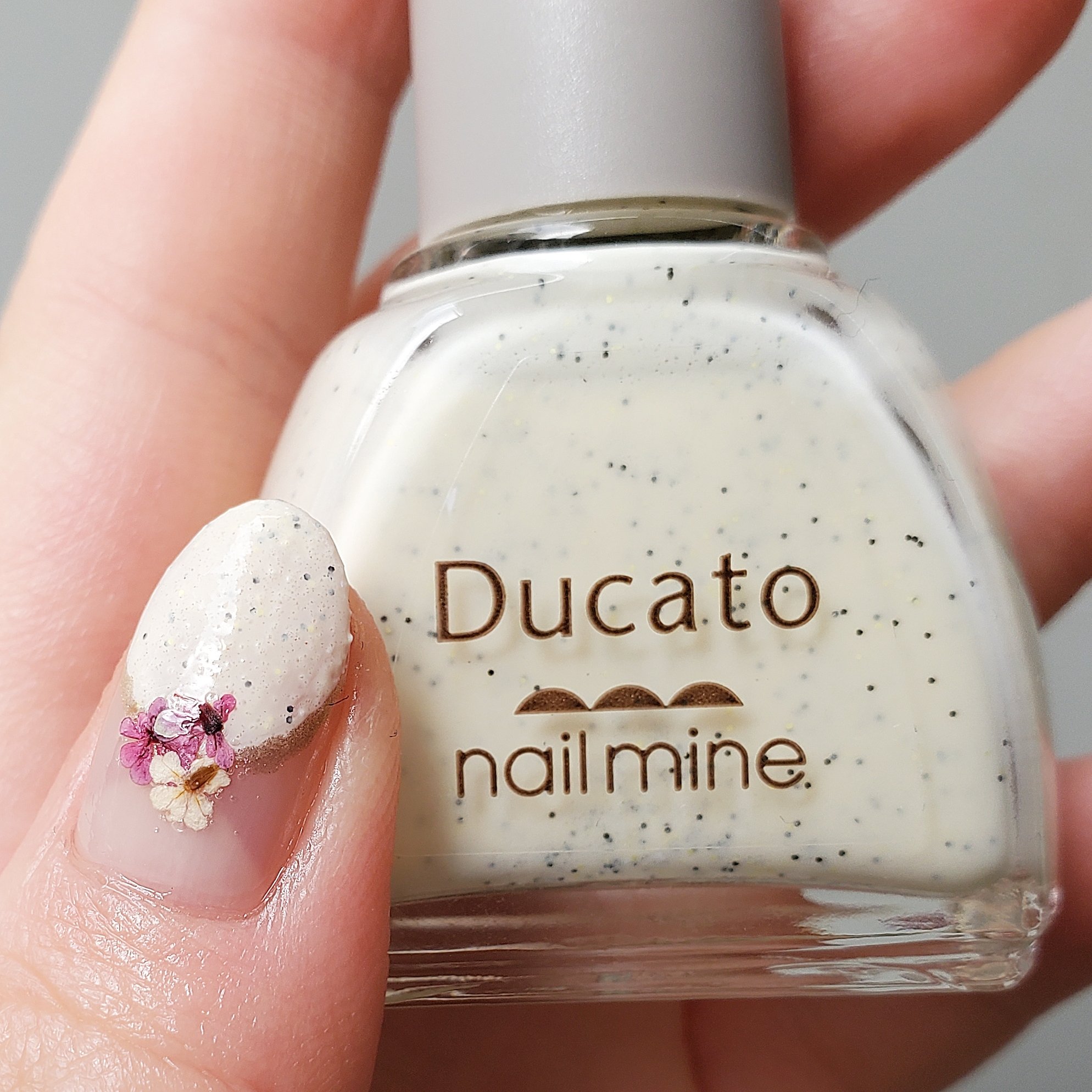 ネイルマイン 06 15時の誘惑/デュカート/マニキュアを使ったクチコミ（3枚目）