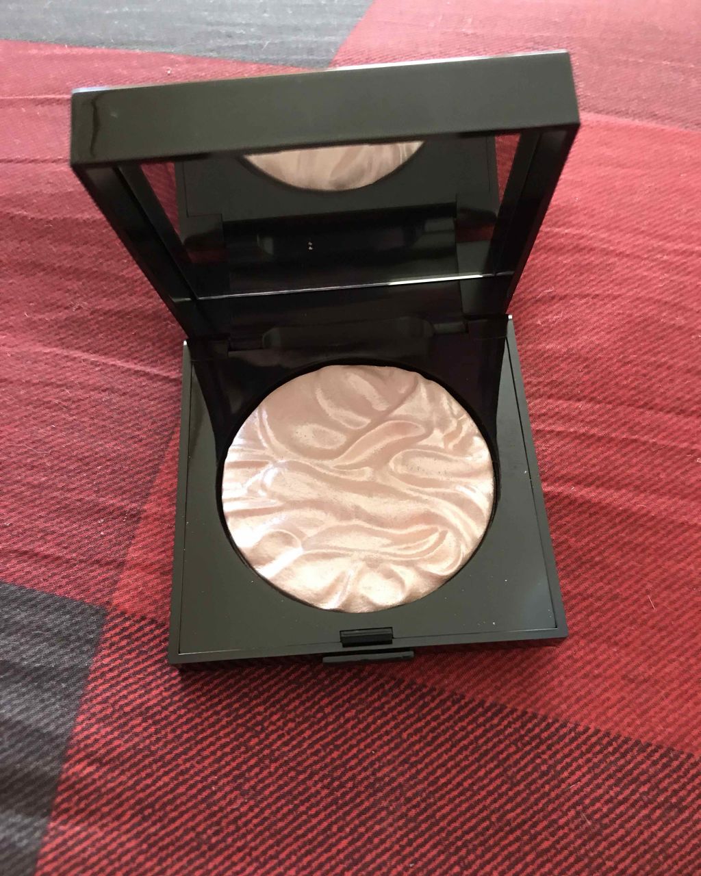 フェイスイルミネーター/ローラ メルシエ/パウダーハイライトを使ったクチコミ(2枚目)