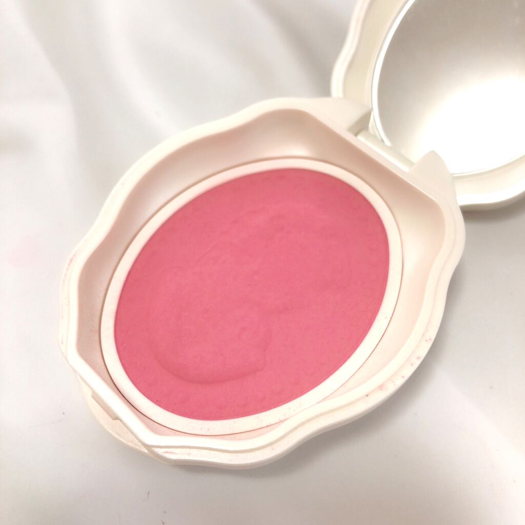 プレスト チークカラー N/レ・メルヴェイユーズ ラデュレ/パウダーチークを使ったクチコミ（3枚目）