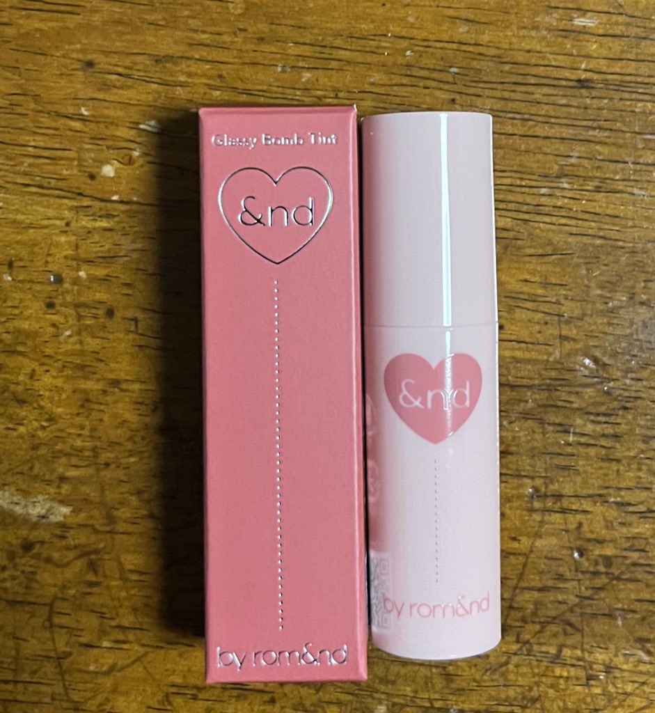 アンドバイロムアンド　グラッシーボムティント/&nd by rom&nd/リップティントを使ったクチコミ（1枚目）