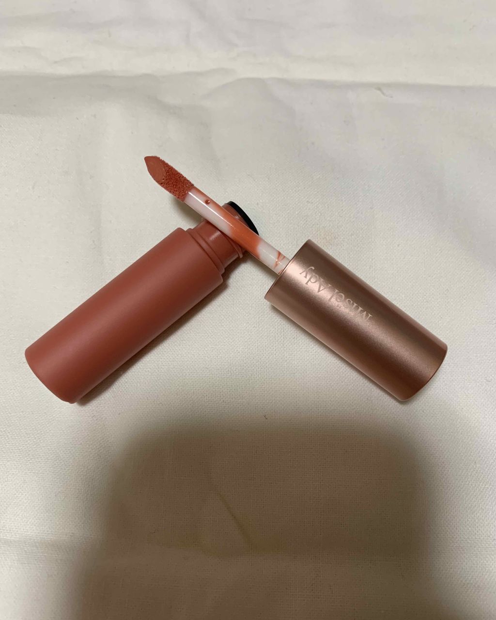 スキューズミー ミゼルエディウォーターリップティントマットのクチコミ「プラザ先行発売のスキューズミー
ミゼルエディウォーターリップティントマット

私は02番のブラ.....」（3枚目）