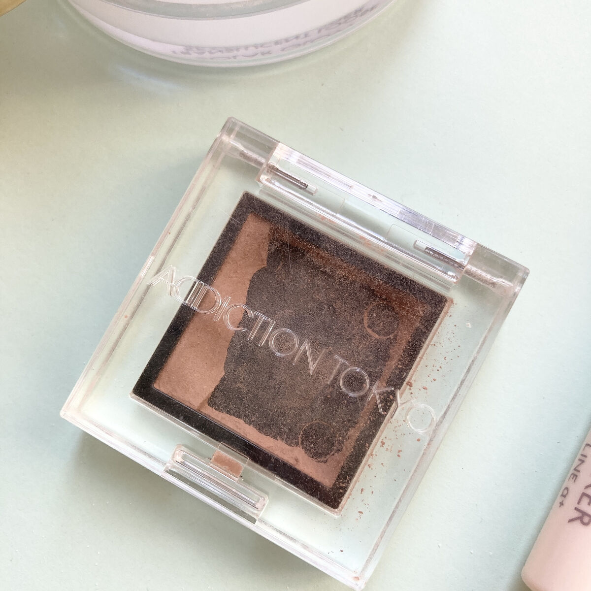 アディクション ザ アイシャドウ マット 003M Earth Wind/ADDICTION/単色アイシャドウを使ったクチコミ（3枚目）
