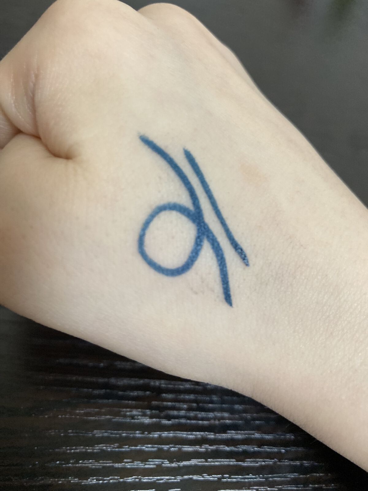 ウルトラカラー アイライナー NV-2 ポップなスモーキーブルー/MAYBELLINE NEW YORK/リキッドアイライナーを使ったクチコミ（3枚目）