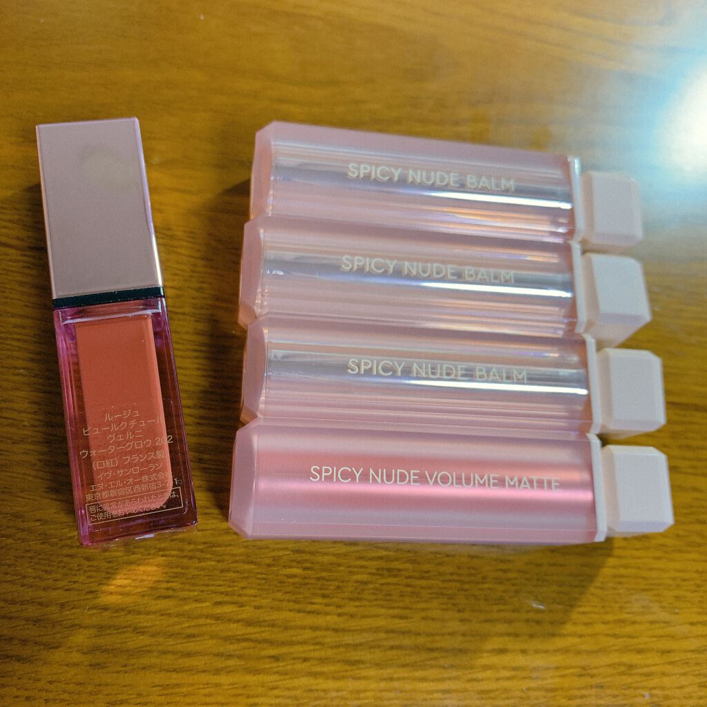 自分のベストコスメ探し on LIPS 「最近買い揃えたリップ5本です!イヴサンローランとHERAです。..」(4枚目)