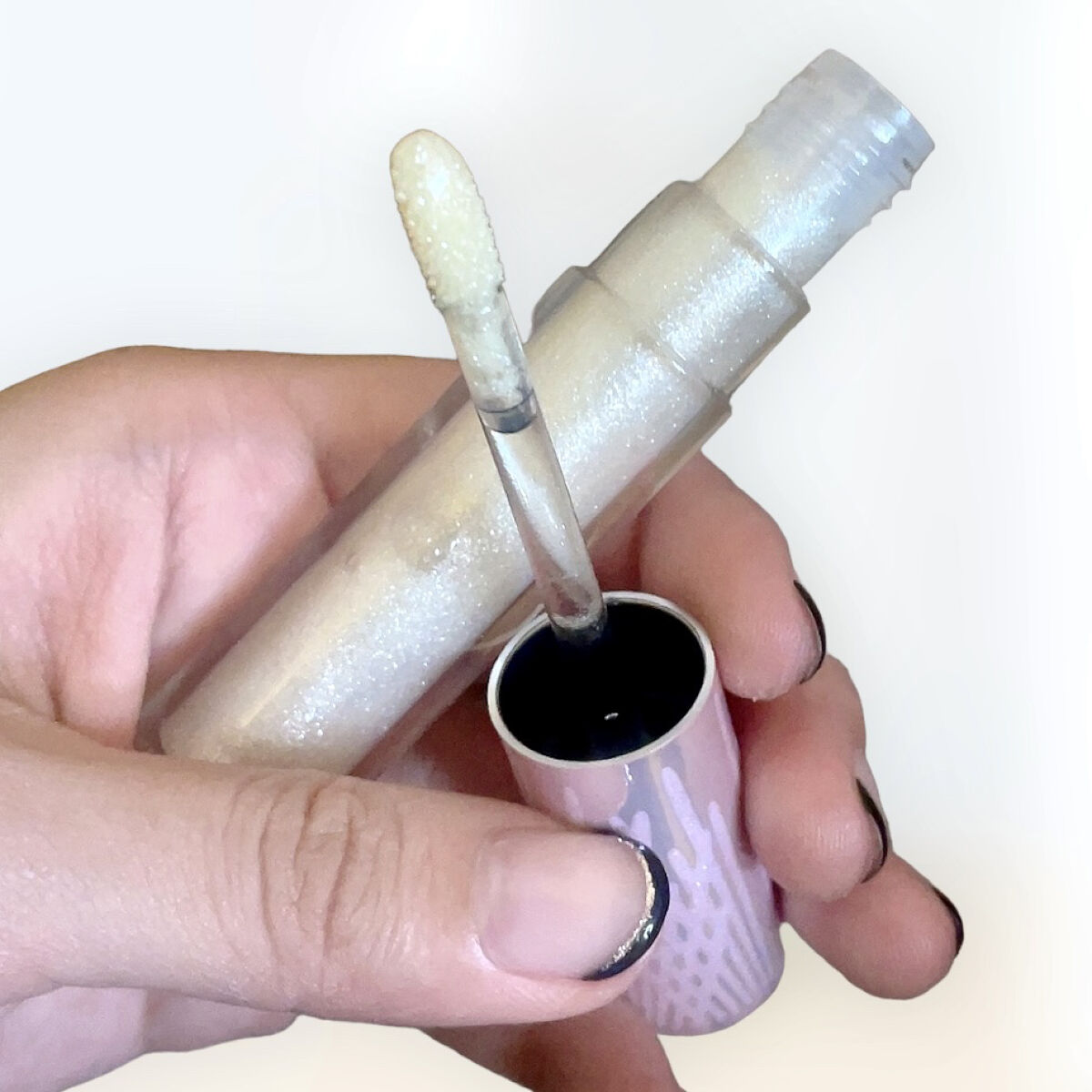 リップガラス M·A·C フロステッド ファイヤーワーク/M・A・C/リップグロスを使ったクチコミ（3枚目）