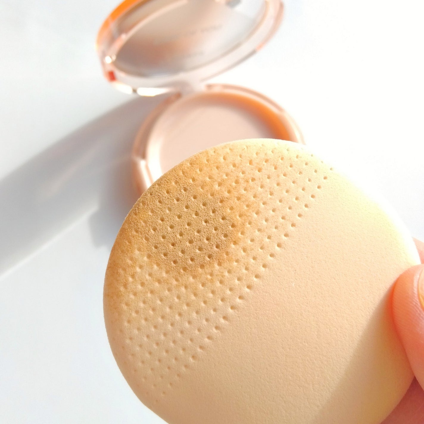 ヌードカーミンググロークッション/MAKE9/クッションファンデーションを使ったクチコミ(5枚目)