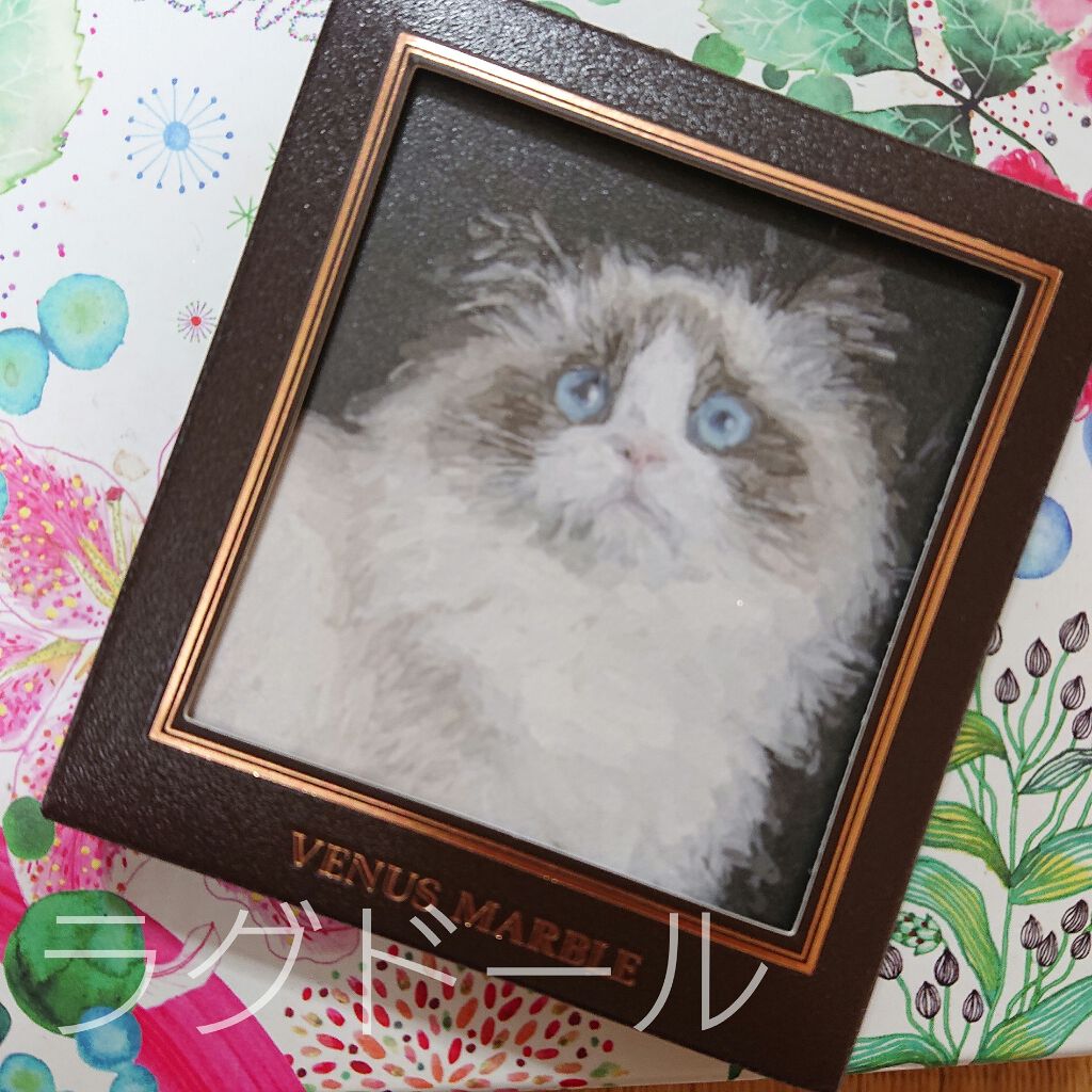ヴィーナスマーブルの猫ちゃんアイシャドウ！🐱
ラグドールです！

誕生日プレゼントでもらいました♡♡
左下の赤が発色よくてめっちゃかわいい！
ラメも可愛い…

いっぱいつかいます！！！

#アイシャドウ　#アイメイク