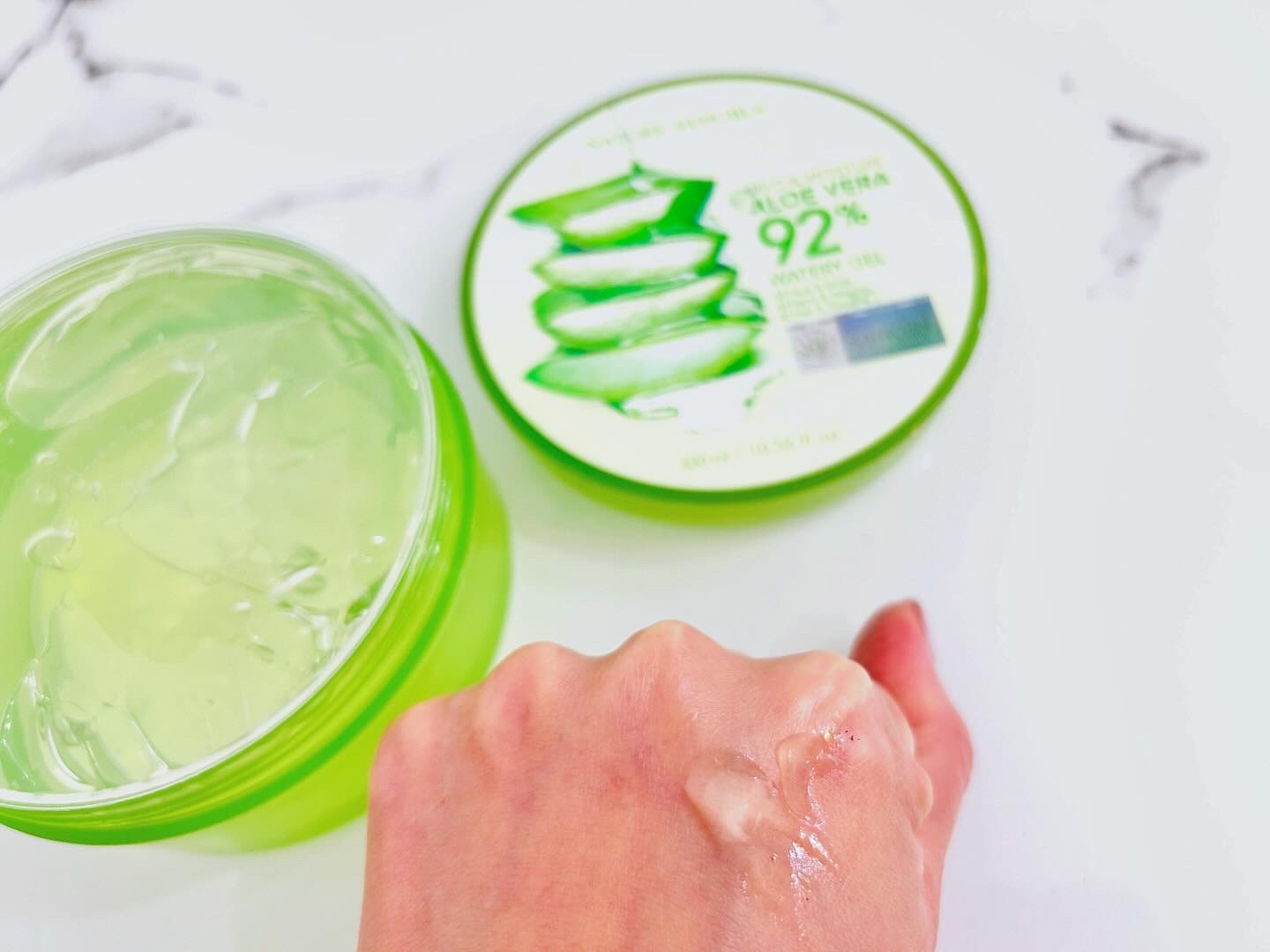 マイルド＆モイスチャーアロエジェル/ネイチャーリパブリック/ボディローションを使ったクチコミ（3枚目）