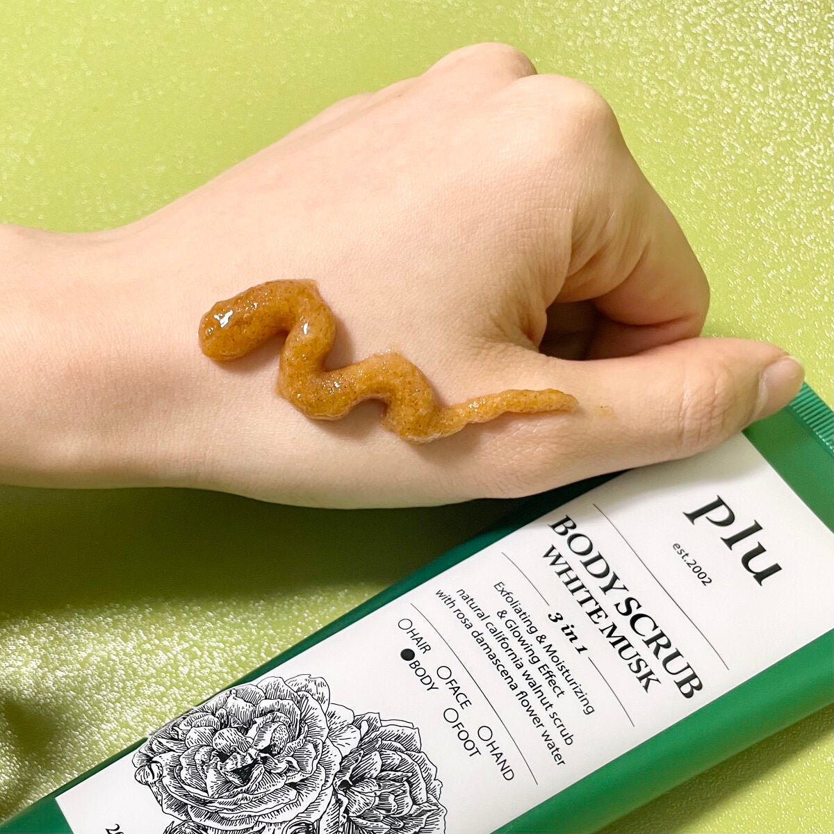 オリジナルボディスクラブ ホワイトムスク/plu/ボディスクラブを使ったクチコミ(2枚目)