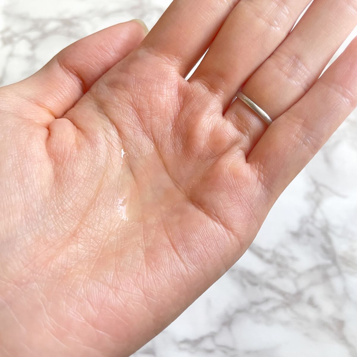 エッセンシャル プレミアム ウォータートリートメント EXスムース/エッセンシャル/アウトバストリートメントを使ったクチコミ(3枚目)