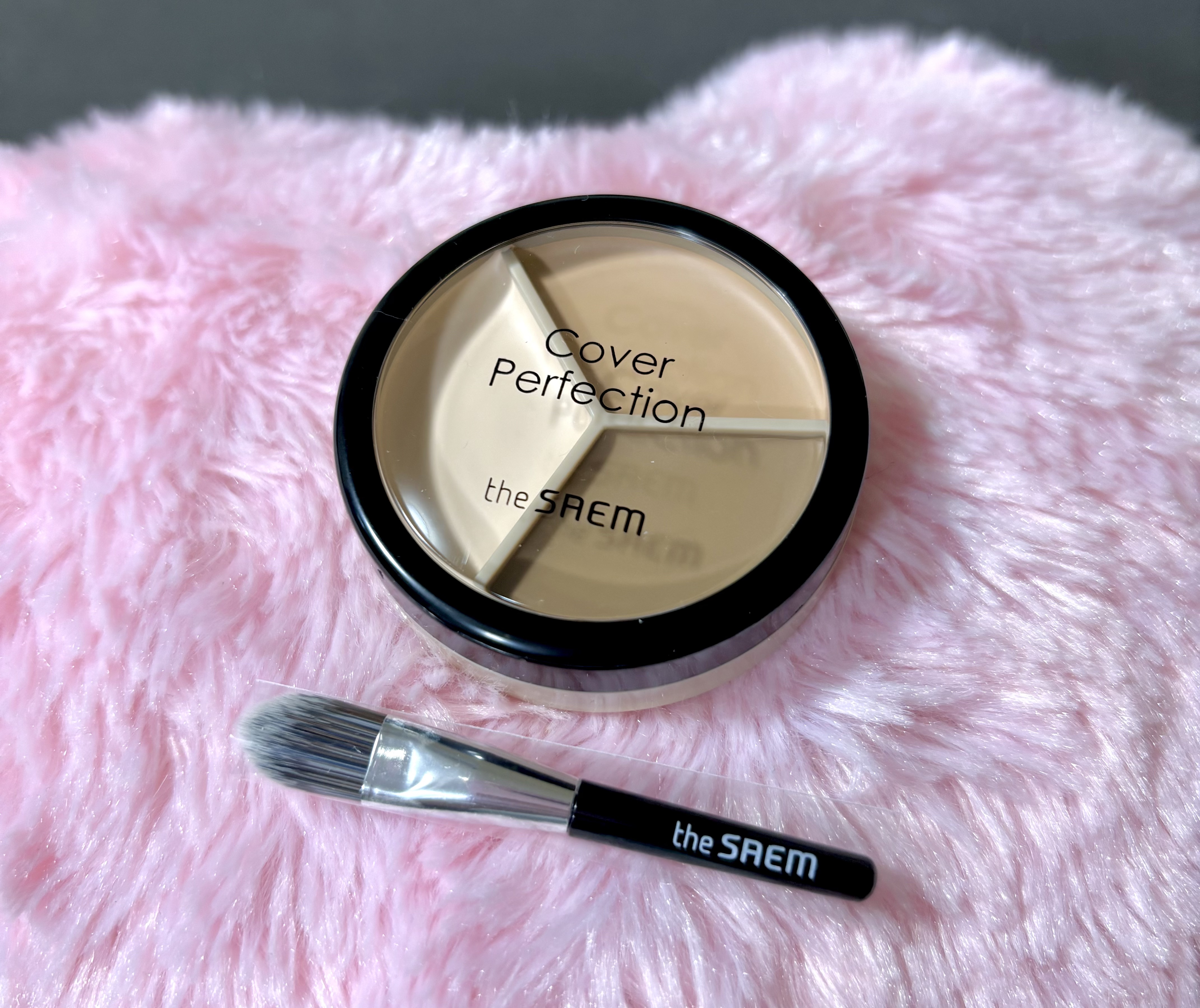 カバーパーフェクション トリプル ポット コンシーラー 02 コントゥアベージュ/the SAEM/パレットコンシーラーを使ったクチコミ（1枚目）