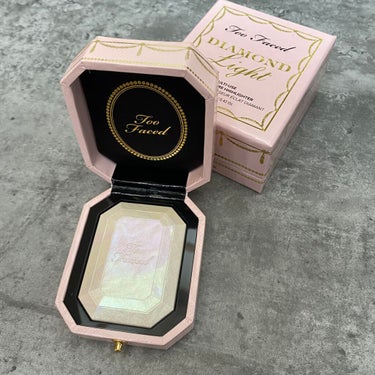 【使った商品】
Too Faced
ダイヤモンドライト マルチユース ハイライター
ダイヤモンド ファイア

【使用感】
めっちゃギラギラしそうだけど
そこまででもなく控えめで
すごい使いやすい🙆‍♀️