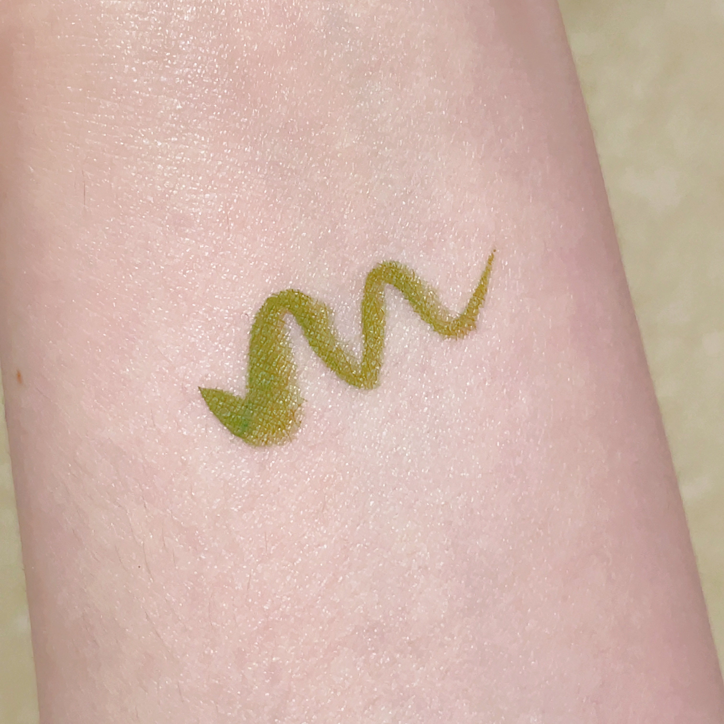 シルキーリキッドアイライナーWP ピスタチオラテ/D-UP/リキッドアイライナーを使ったクチコミ（2枚目）