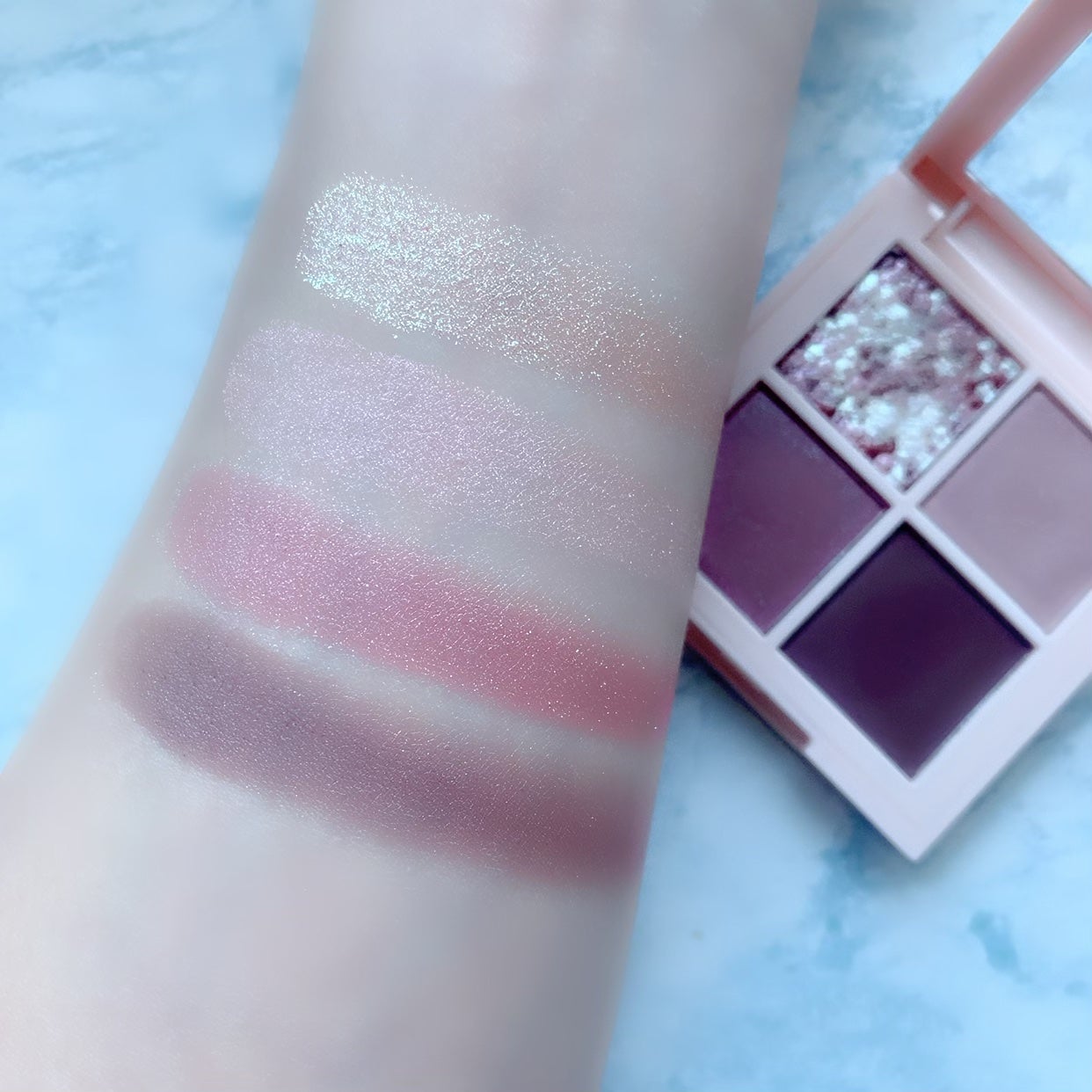 レブロン ダズル アイシャドウ クアッド/REVLON/アイシャドウパレットを使ったクチコミ(3枚目)