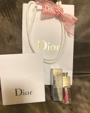 Dior   1/1発売
アディクトリップグロウオイル
007(ラズベリー)限定色
税込み→4,180円

情報が出た時から一目惚れして絶対買おうと決めてたリップ💄
３日に百貨店行って無事購入💰

唇の